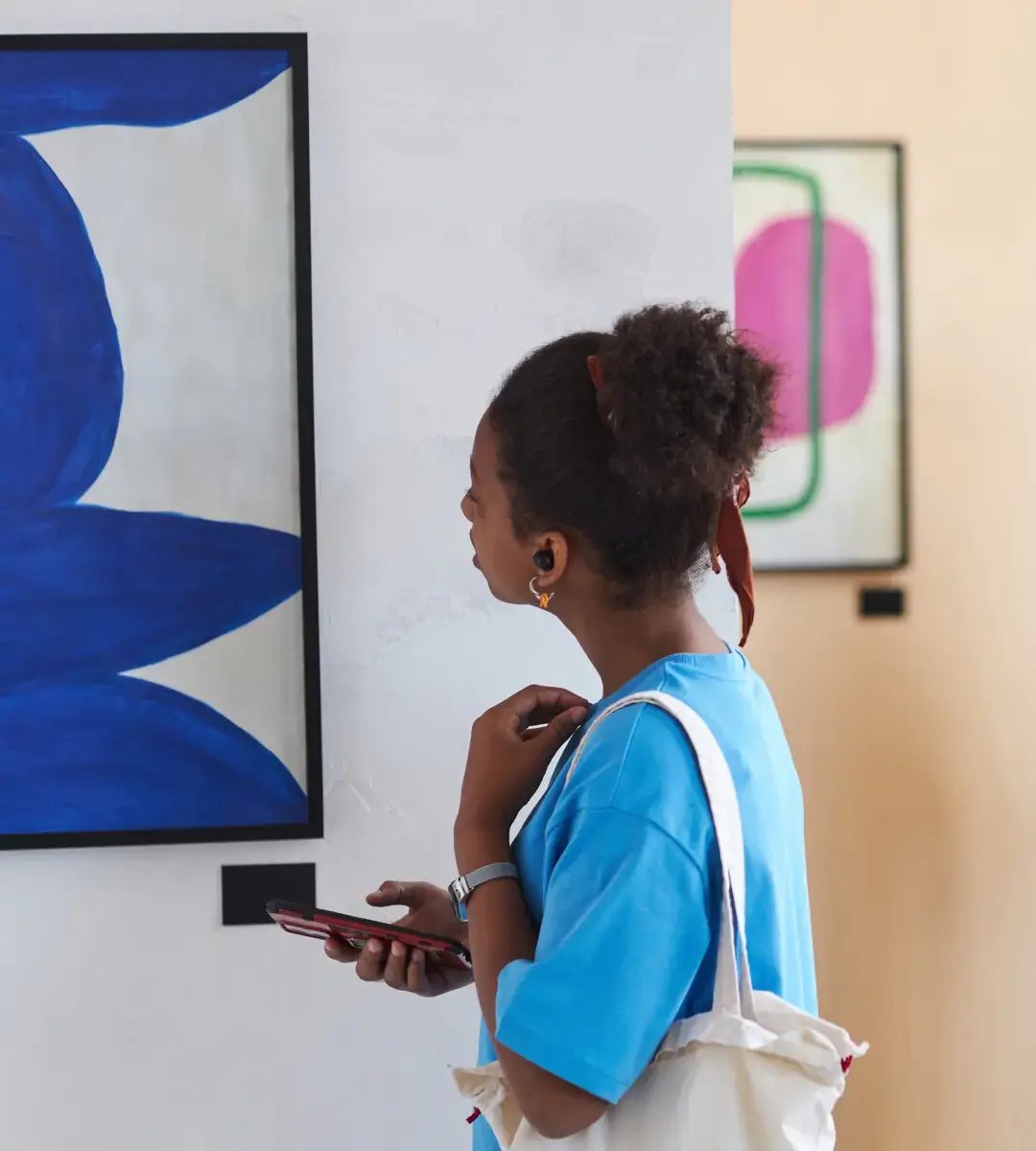 Woman at Looking at Art - Image by SeventyFour