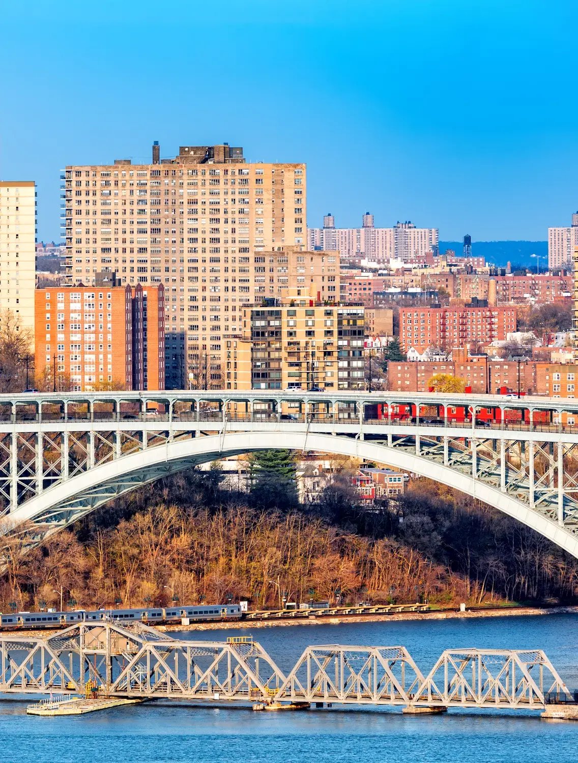 Spuyten Duyvel Creek, Bronx - Image by Mihai_Andritoiu _ Shutterstock.com