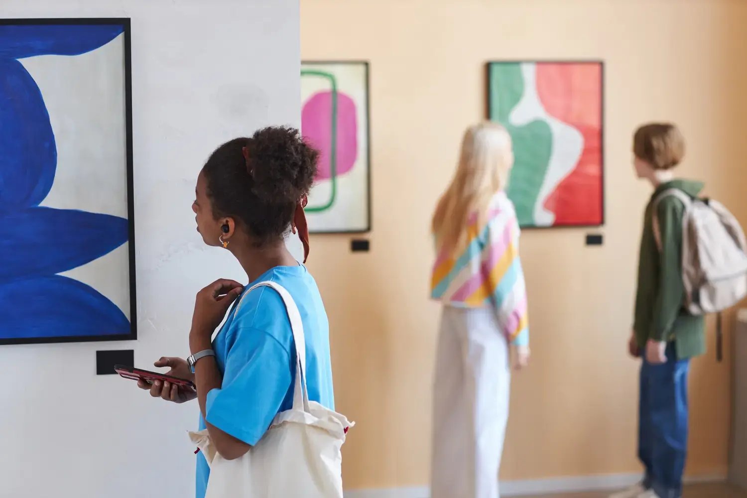 Woman at Looking at Art - Image by SeventyFour
